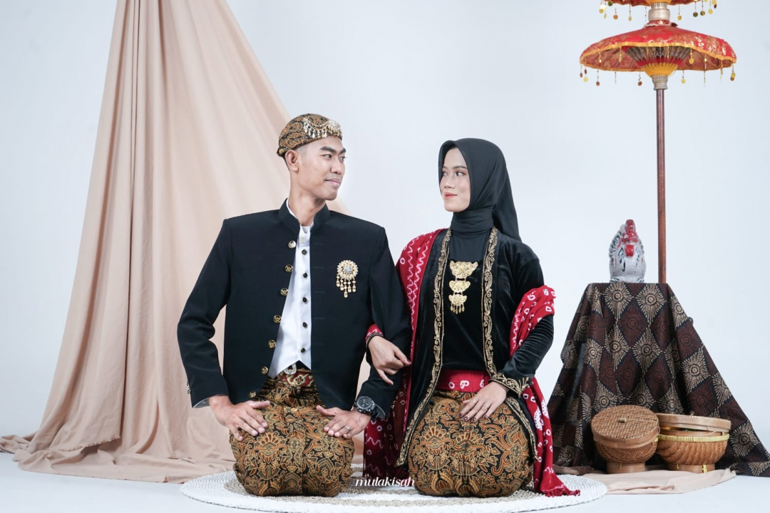 https://susi-anas.webnikah.com/dirmember/00000028/Susi_Anas/photo-270156-317494-l-202412280659.jpg