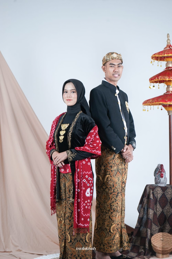 https://susi-anas.webnikah.com/dirmember/00000028/Susi_Anas/photo-270156-317500-l-202412280704.jpg